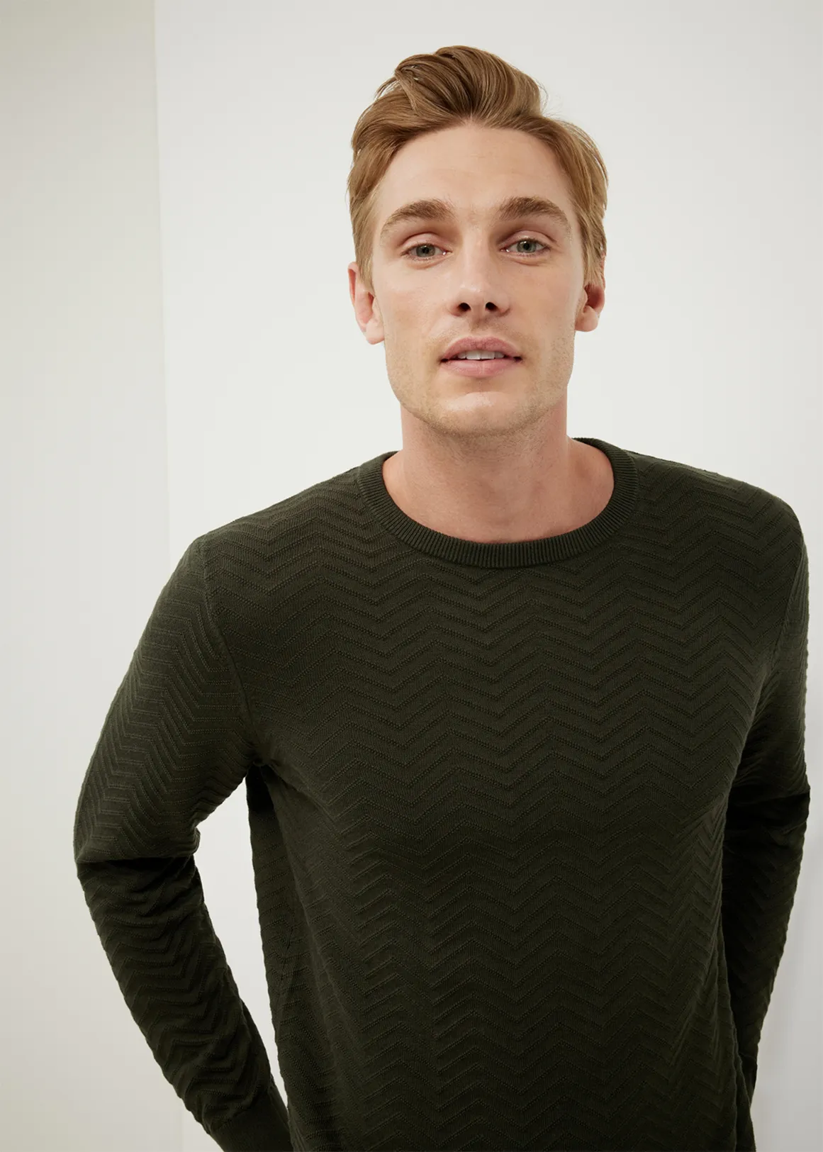 Lightweight Zig Zag Crew Neck Knit - KHAKI