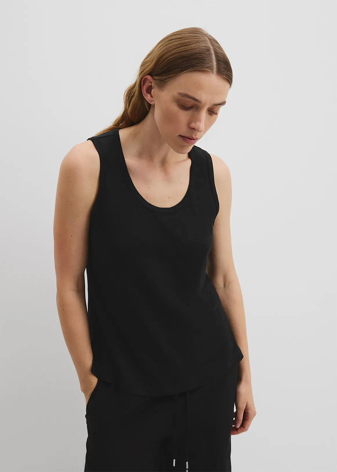 Linen Scoop Neck Tank - BLACK
