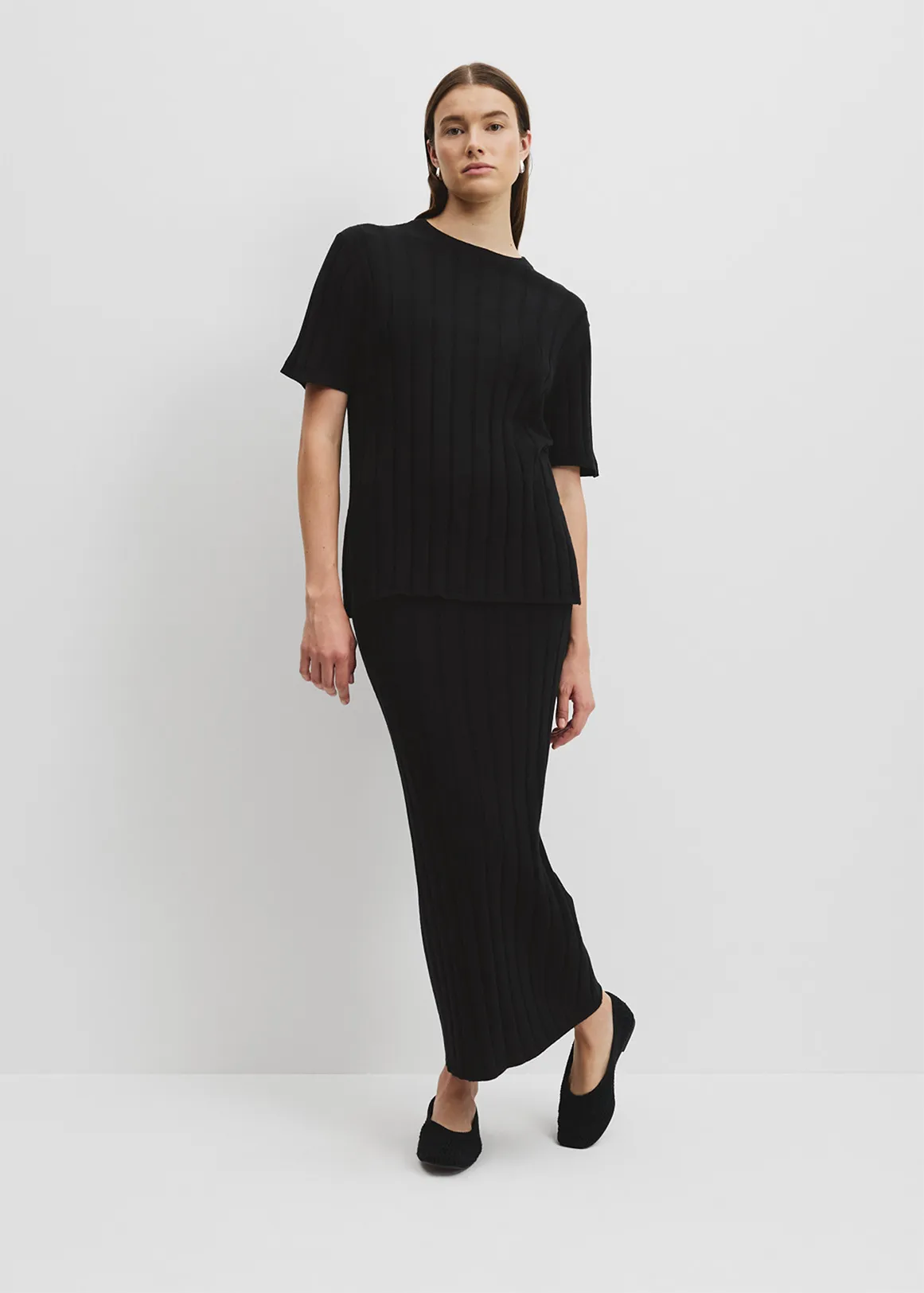 Organically Grown Cotton Linen Short Sleeve Knit T-Shirt - BLACK