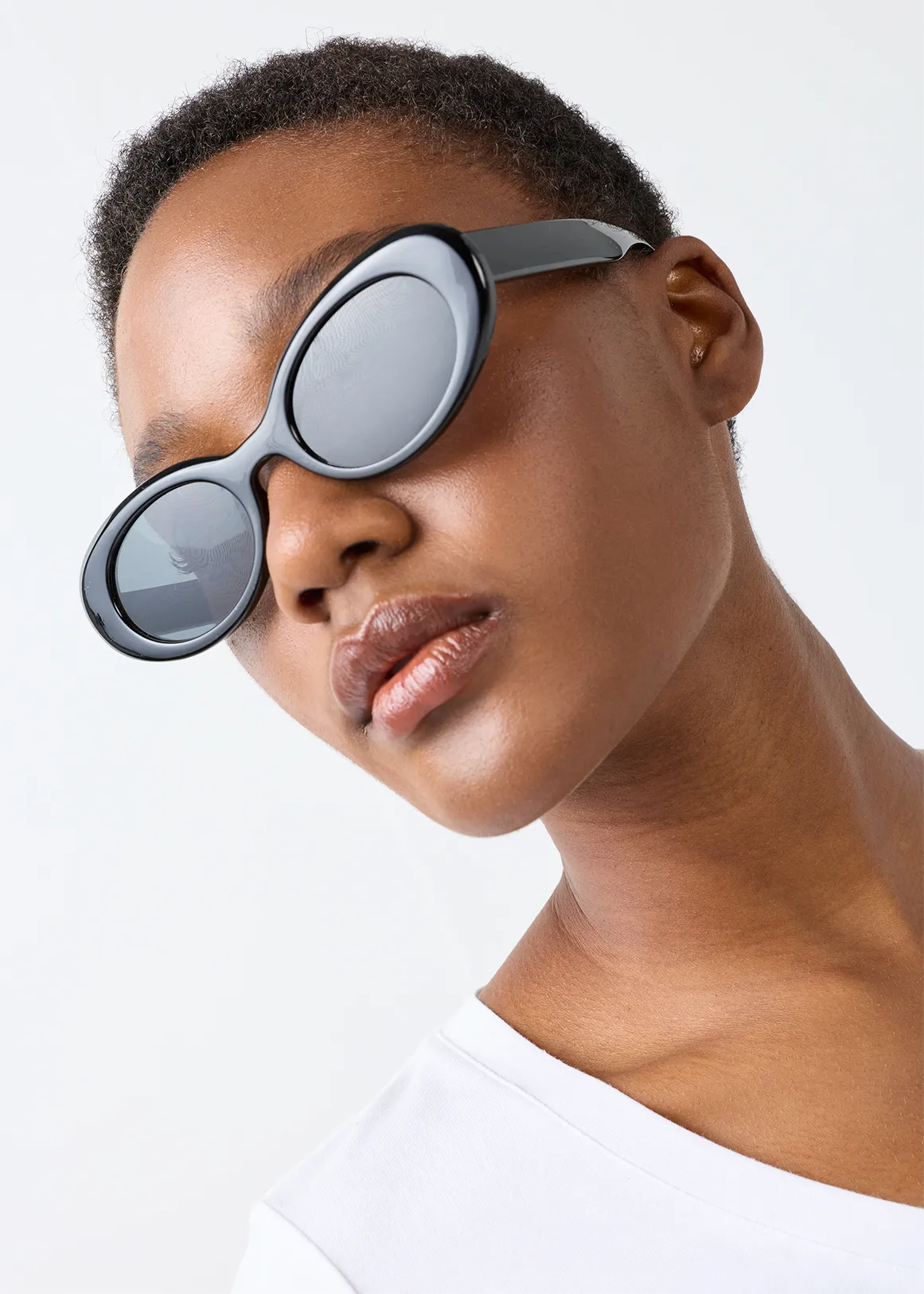 Oval Sunglasses - BLACK