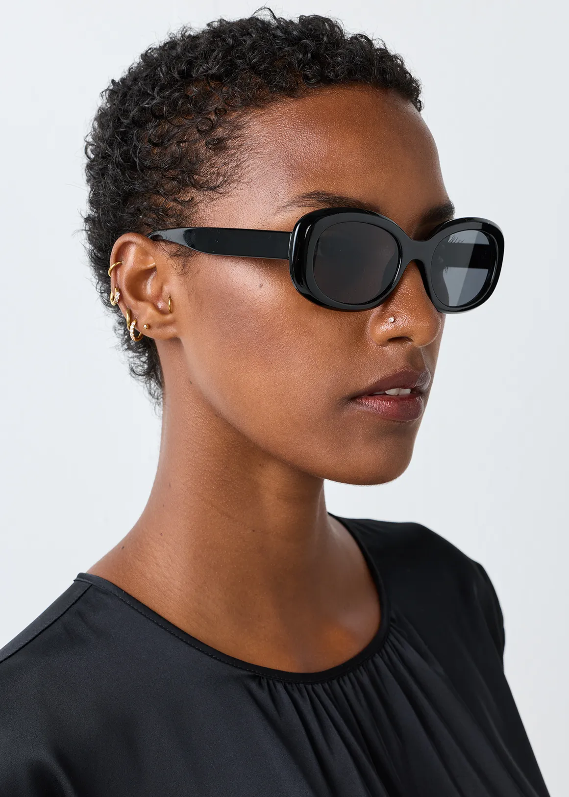 Round Sunglasses - BLACK