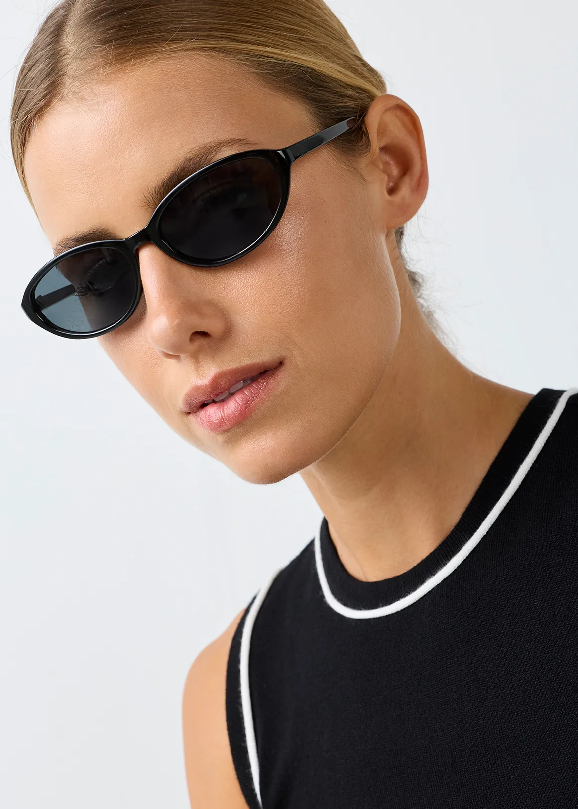 Slim Oval Sunglasses - BLACK