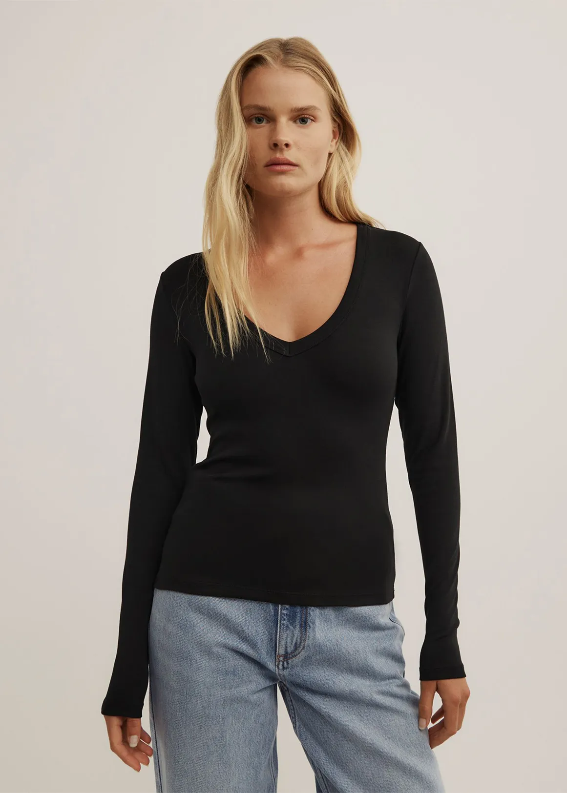 V-Neck Long Sleeve Top - BLACK