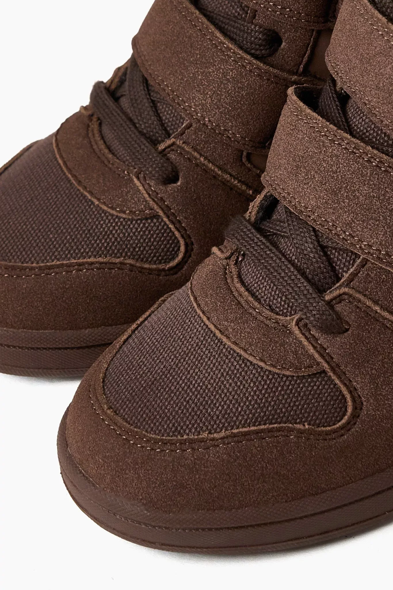High Top Sneaker