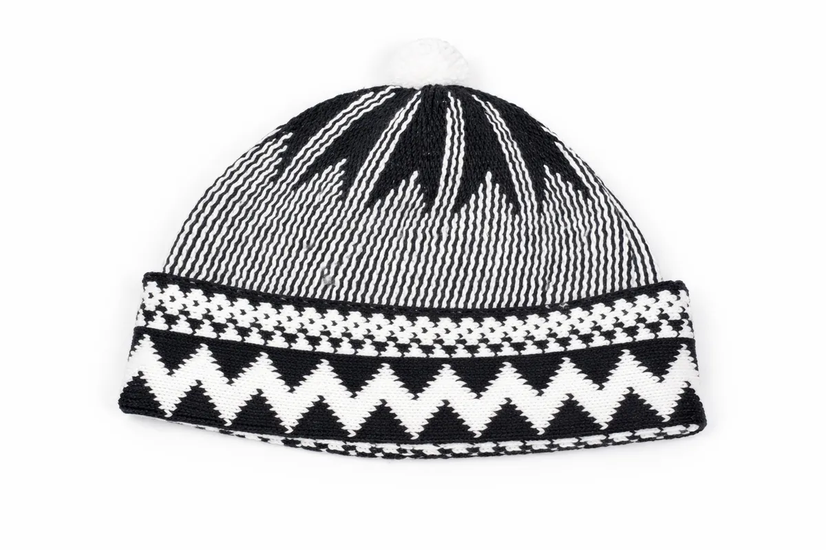 Two Toned Geometric Pattern Free Size Winter Beanie Hat for Teen Boys - Black