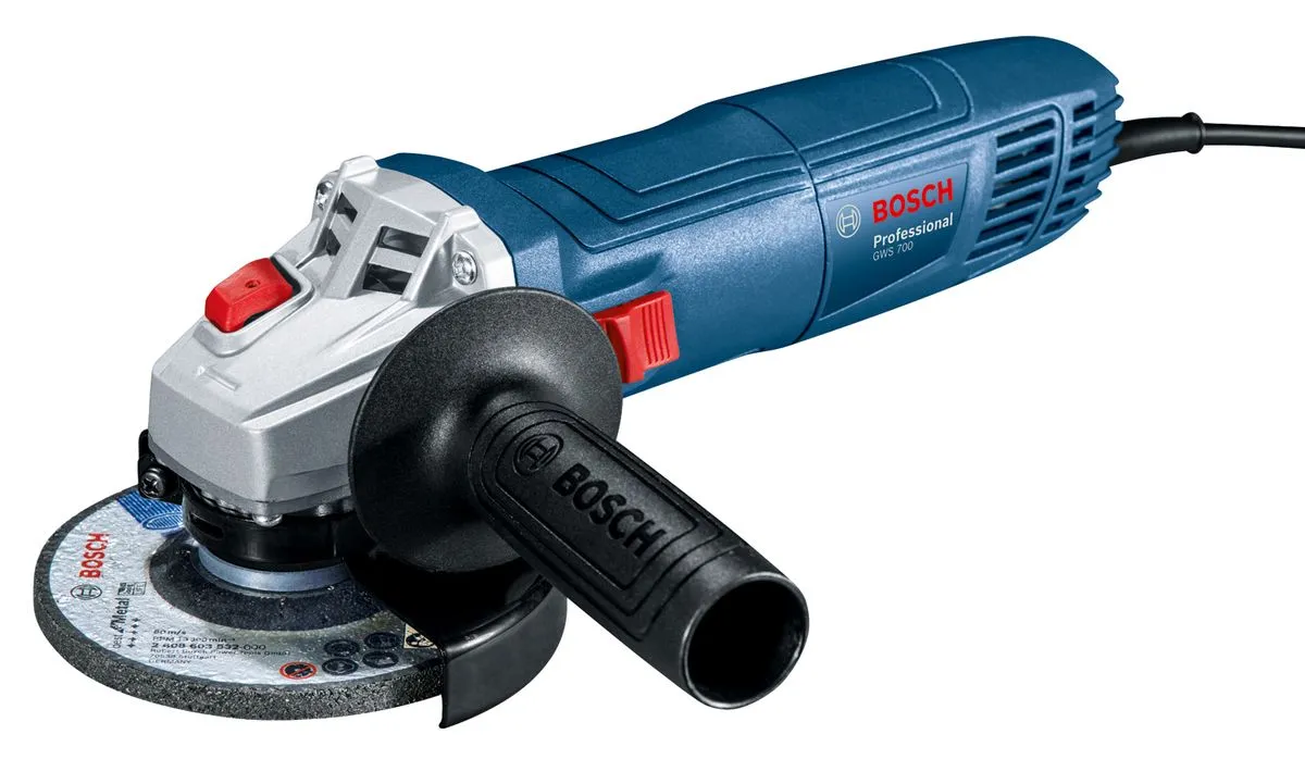 GWS 700 Angle Grinder & 4 Cutting Discs & 4 Carbon Brushes