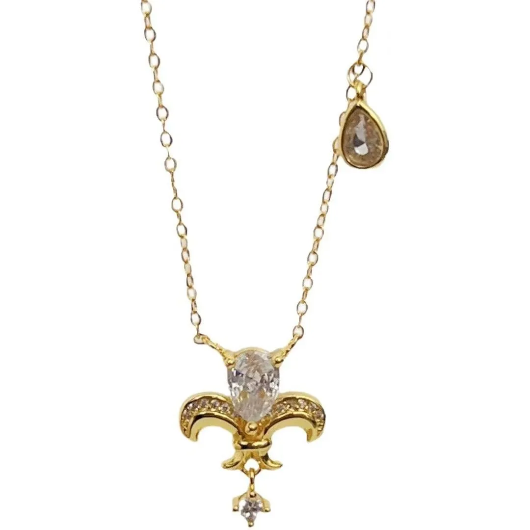 Arrow-Shaped Iris Brushed Clavicle Necklace for Women