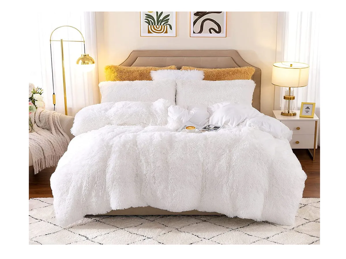 3 Piece fluffy Comforter - White