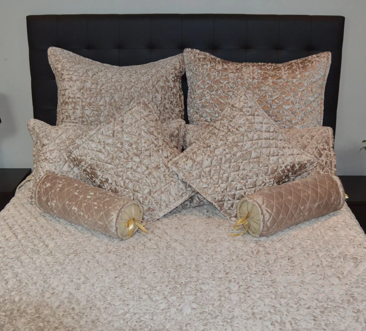 Damsaar- Exclusive Velvet 9 Piece Bedspread Set - Brown