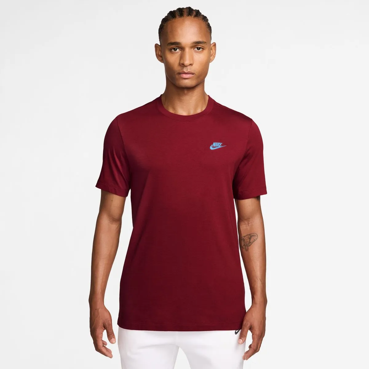 Nike Men's Sportswear Club T-Shirt - Tough Red/Football Blue