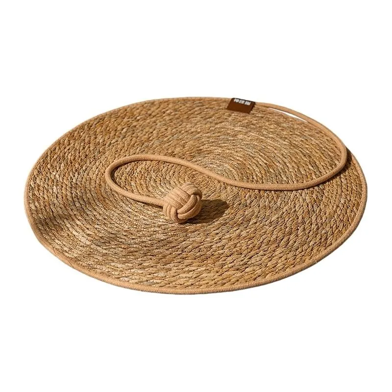 40x40cm Natural Cattail Woven Cat Mat with Toy Ball, Round Scratching Pad
