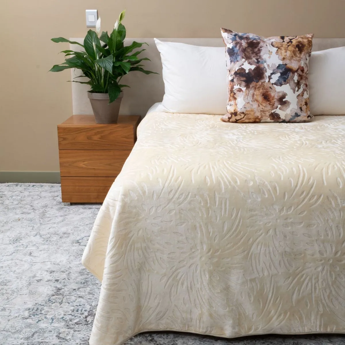 SESLI - Embossed Soft Mink Blanket - Double to Queen Size - Pandora - Cream