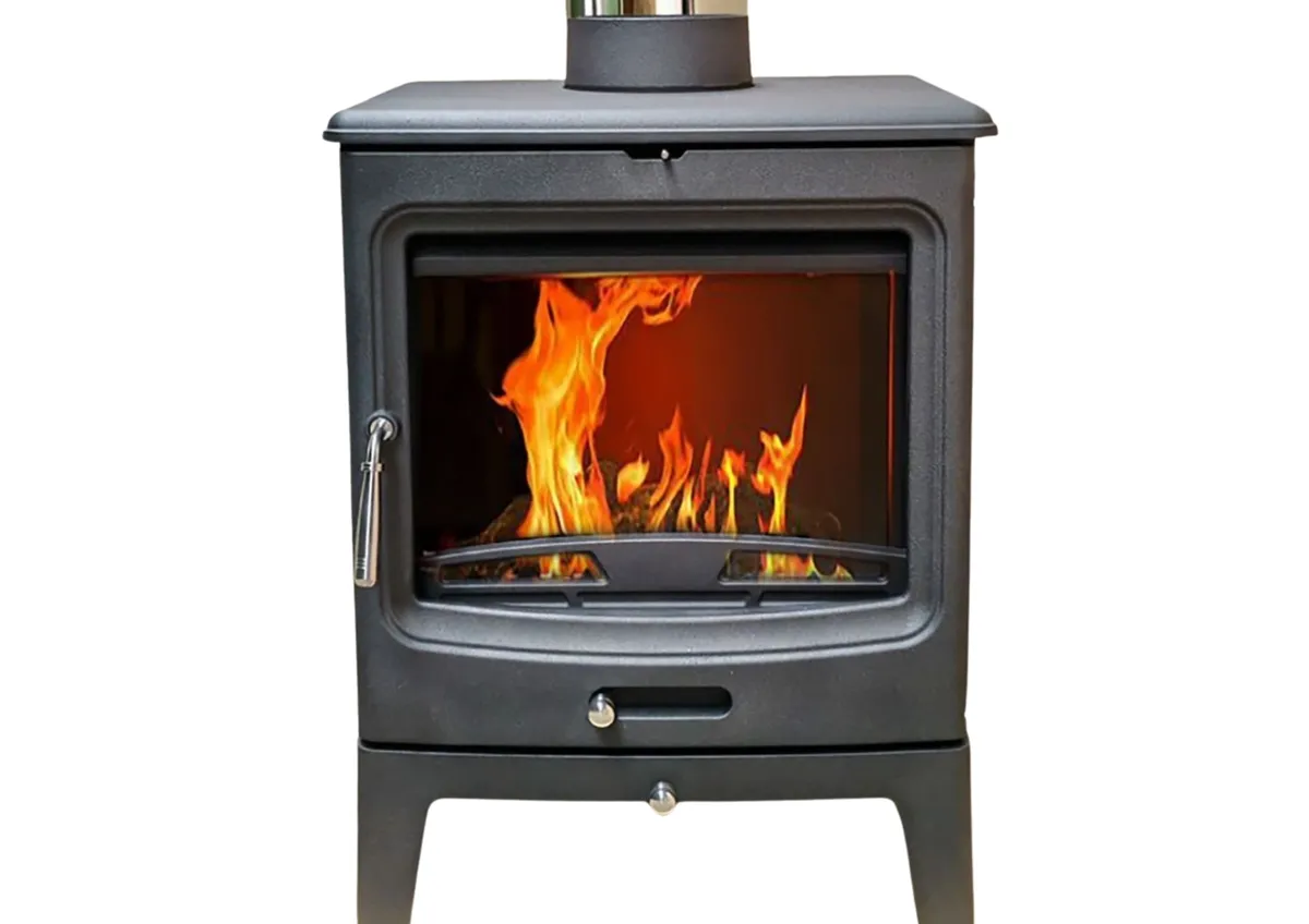 Juna - Closed Combustion Fireplace