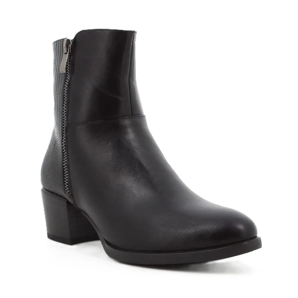 Gerada Pair of Boots - Black