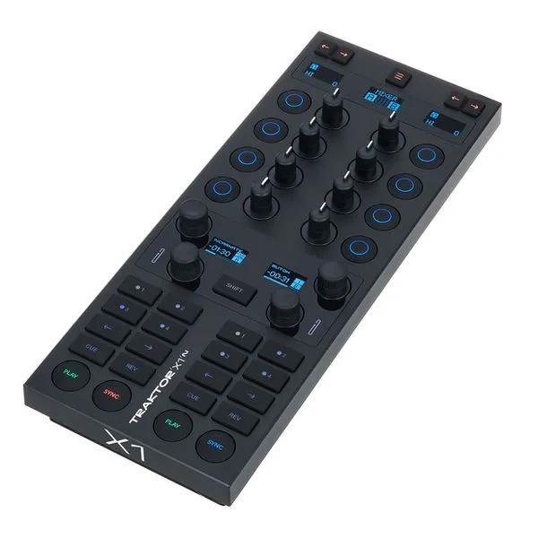 Native Instruments Traktor X1 MK3 Portable USB DJ Controller
