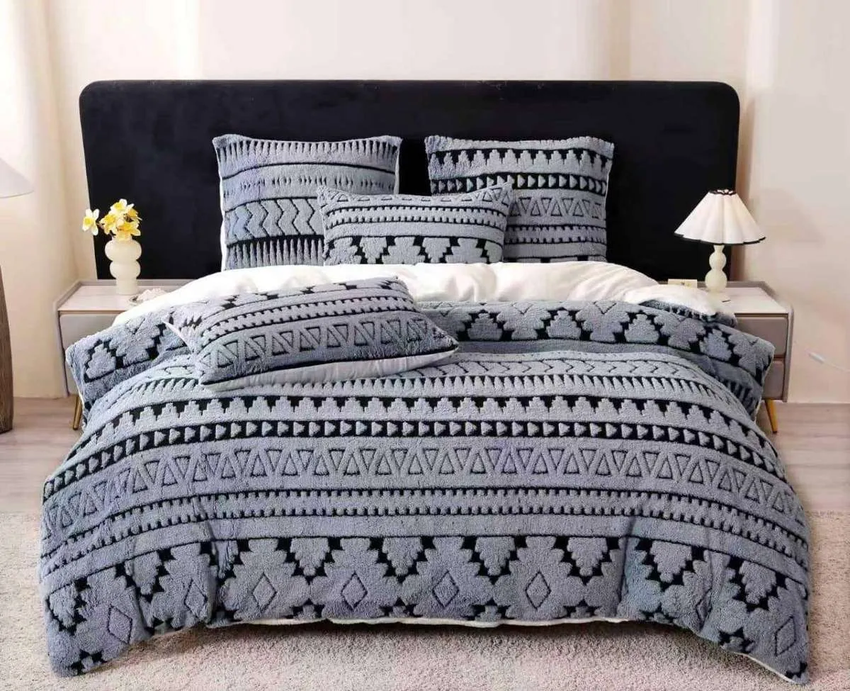 5 Piece Sherpa Fleece Comforter. - Blue