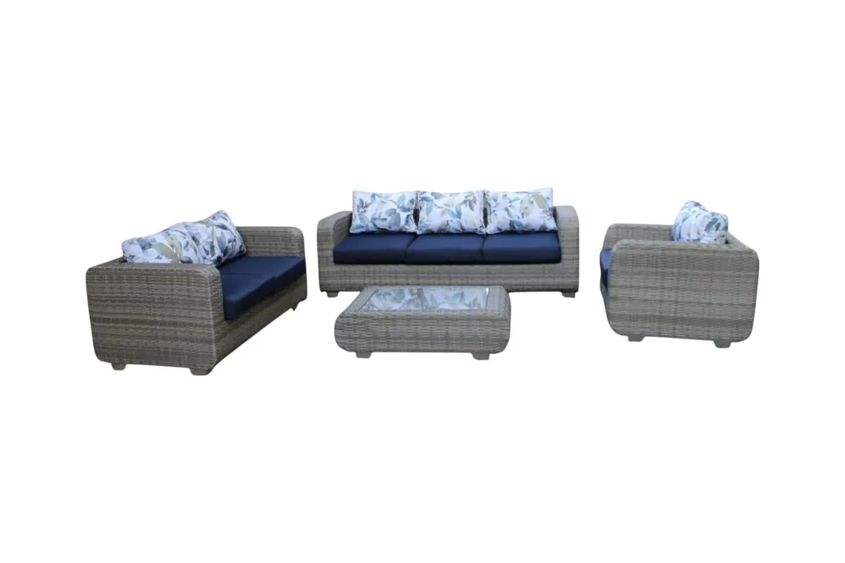 Navy Floral Ubuntu Fortress 4 Piece Patio Set
