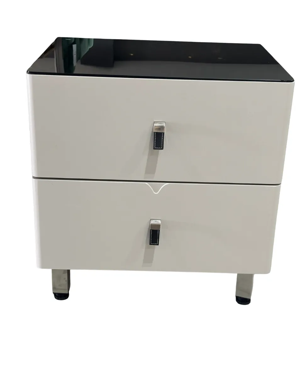 Gia Pedestal - Grey, Black