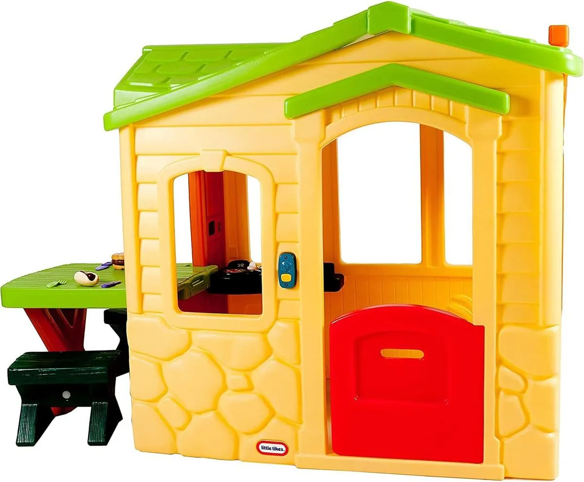 Little Tikes Natural Picnic on the Patio Playhouse