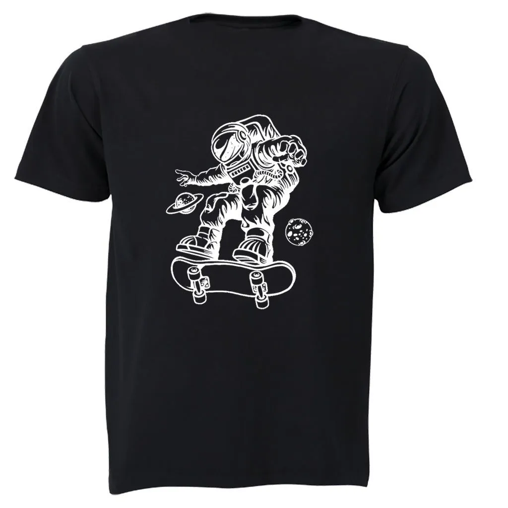 Skating Astronaut Birthday Fathers Day Mothersday Christmas T-shirts