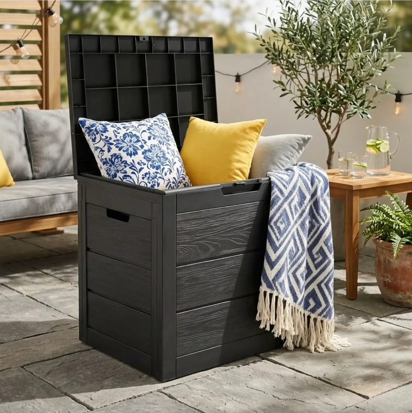 120L Lockable Outdoor Patio Storage Box (Damaged Packaging)