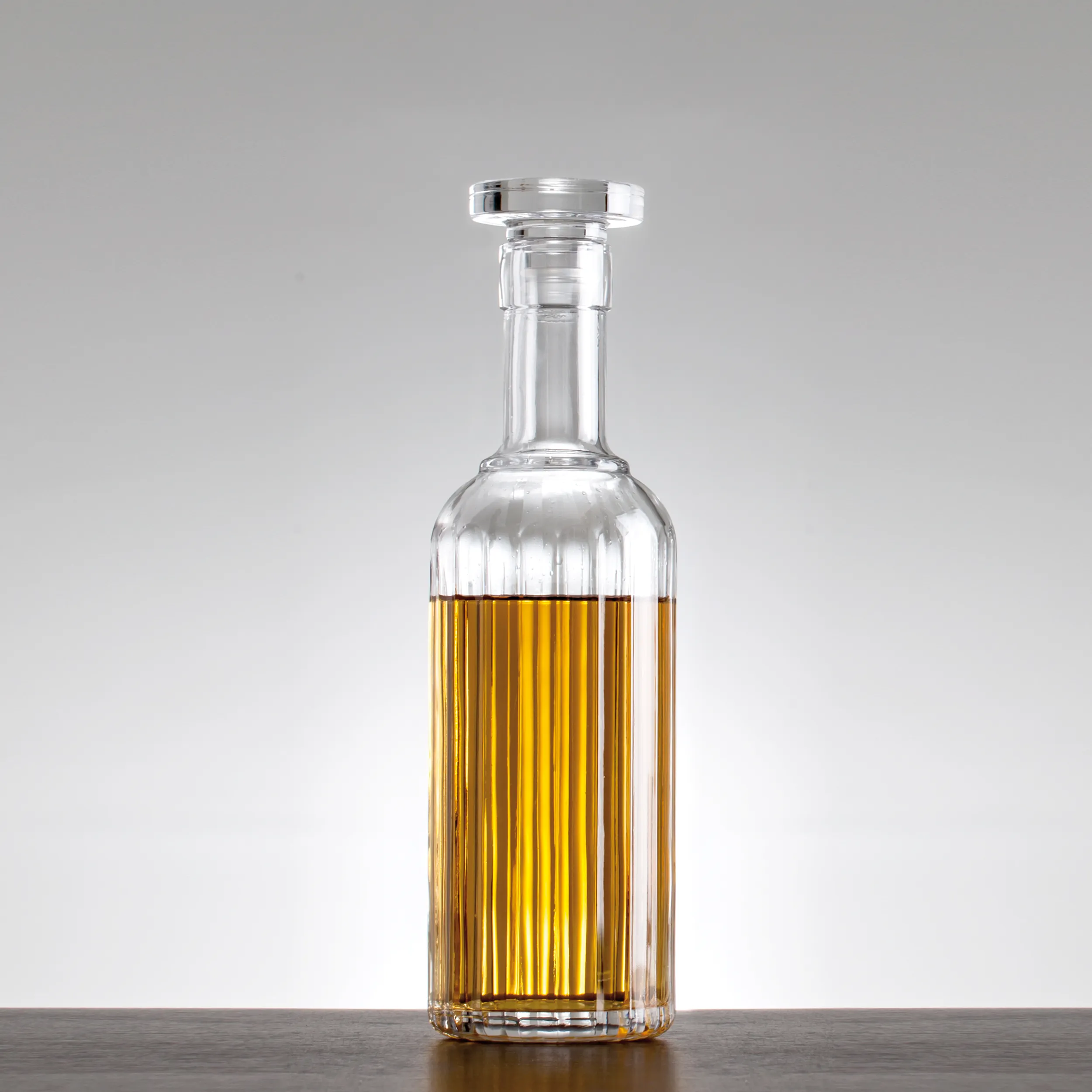 Luigi Bormioli Bach Spirit Decanter with Stopper, 700ml