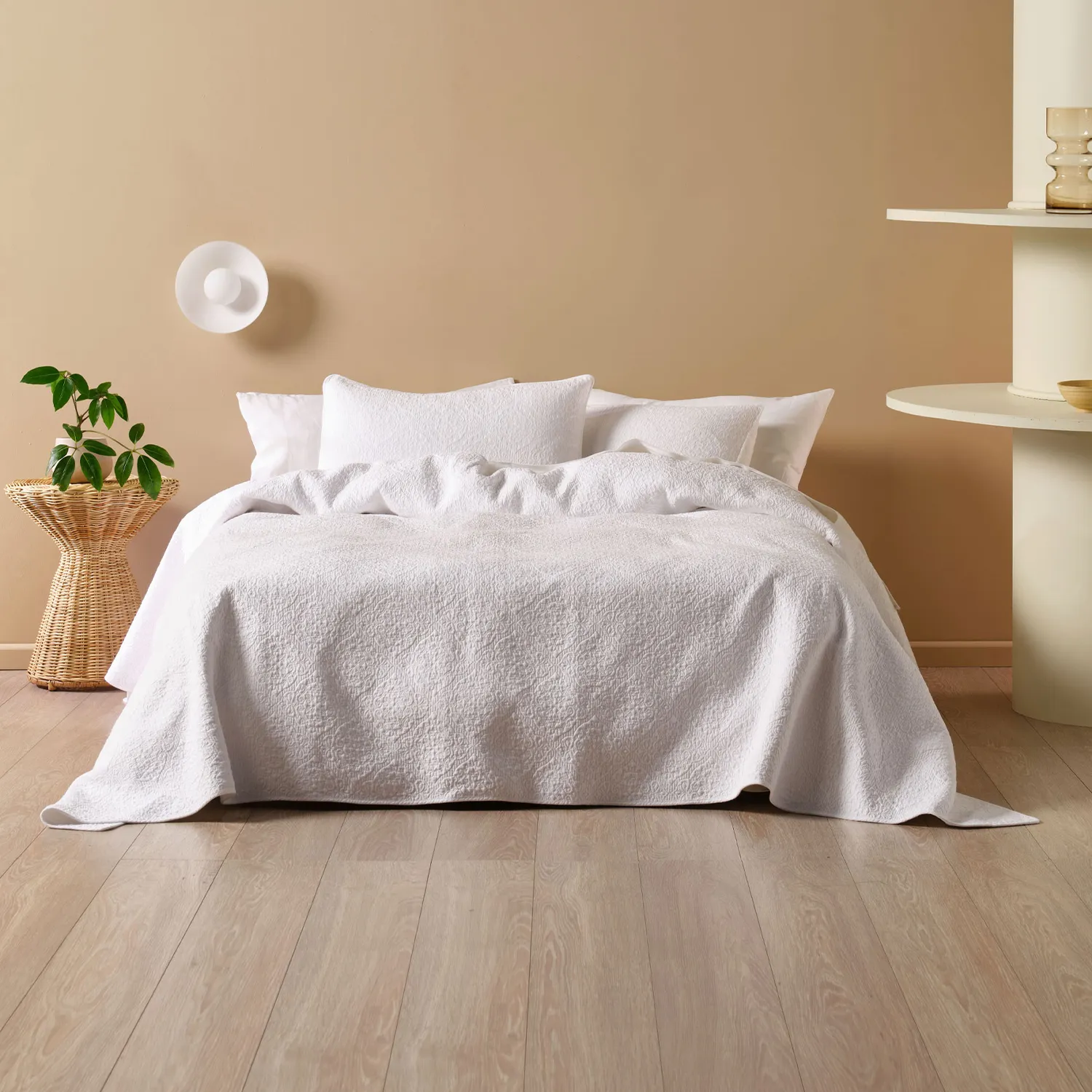 Linen House White Lilou Quilt Set