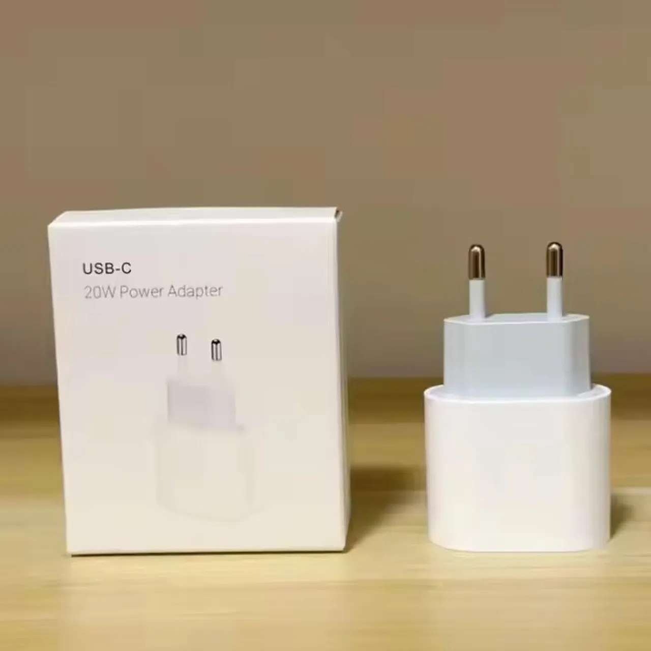 Adapter USB C 20W Adaptive Charging 5 A Multiport Mobile Charger with Detachable Cable