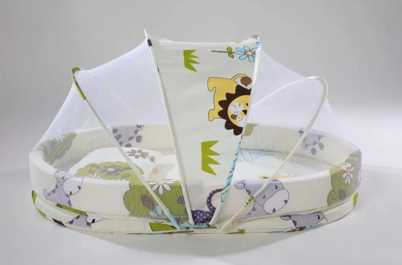 R and E Newborn Baby bassinet 0-2 Years toddler travel carry nest portable bebe cot protector cradl…