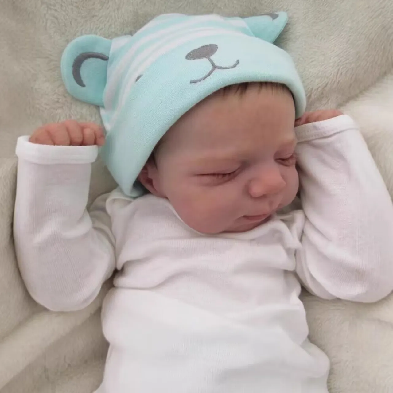 Solala Simulation doll, 18-inch light blue bear hat pascale rebirth simulation doll for 1 Month old
