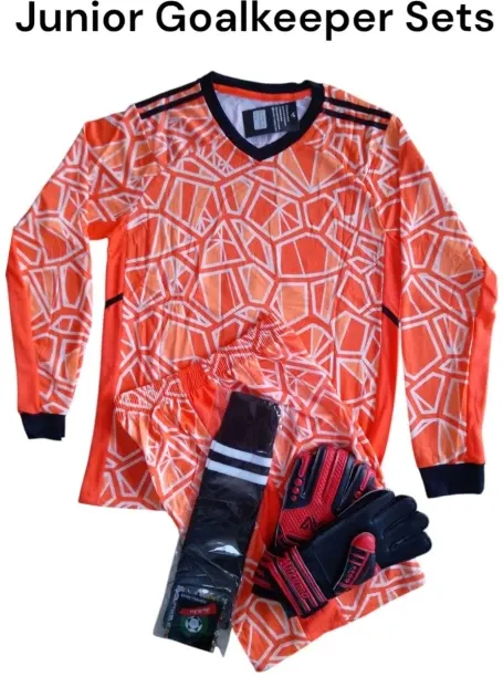 Tradesia Goalkeeper Set : Top/Pants/Socks with Goalkeeper Gloves for Junior 13 to 17 Years Old Foot…