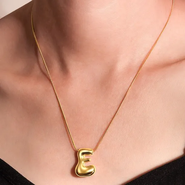 Solala Necklaces, jewelry (E, R, Y) English letter pendant necklace niche versatile gold-plated fat…